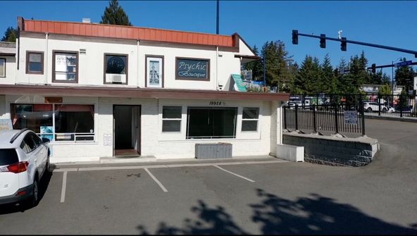 19928 Aurora Ave N, Shoreline, WA 98133